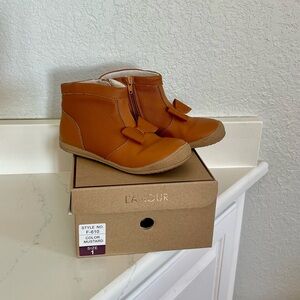 Mustard Tan Bow Boot from L’amour Size 1